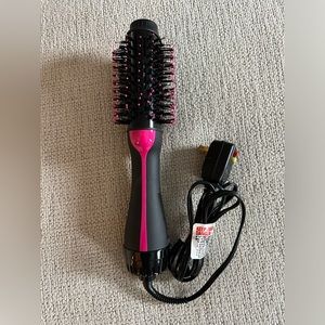 Blow dryer brush